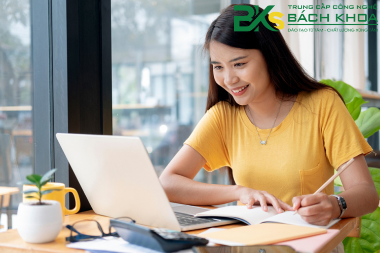Cơ hội việc làm rộng mở sau khi tốt nghiệp trung cấp từ xa chính quy