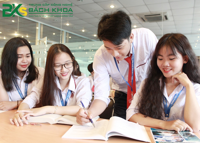 Trung cấp quản trị kinh doanh từ xa phù hợp với mọi đối tượng đã tốt nghiệp THCS, THPT