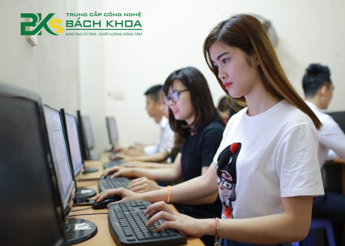 Ưu điểm khi học trung cấp công nghệ thông tin từ xa học mọi lúc mọi nơi