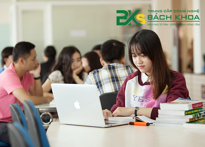 Trung cấp quản trị kinh doanh từ xa là gì?