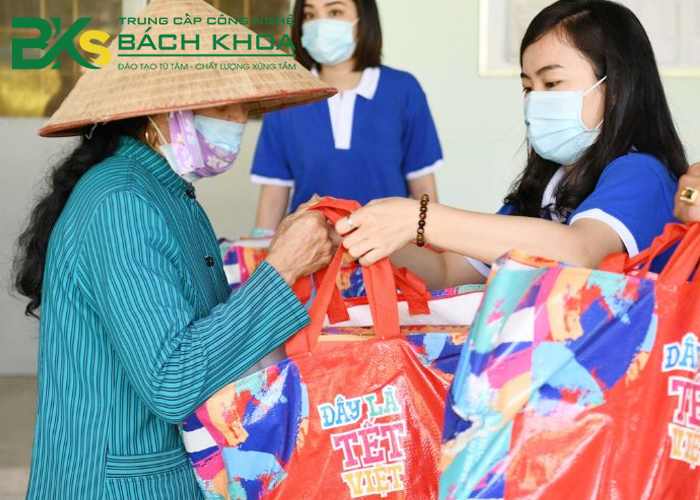Mục tiêu đào tạo trung cấp công tác xã hội là phát triển kỹ năng thực hành