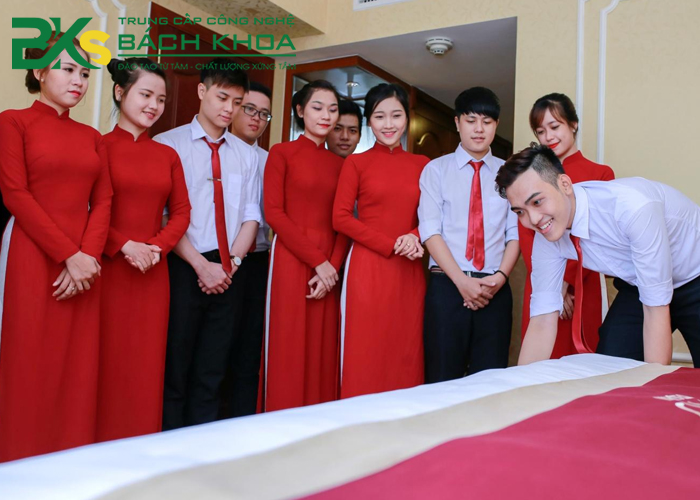 Mục tiêu đào tạo trung cấp quản trị khách sạn là nâng cao kỹ năng thực hành