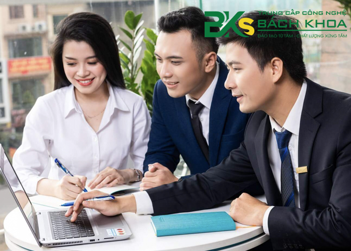 Trung cấp Tài chính ngân hàng là chương trình đào tạo nghề nghiệp kiến thức và kỹ năng trong lĩnh vực tài chính và ngân hàng Trung cấp Tài chính ngân hàng là chương trình đào tạo nghề nghiệp kiến thức và kỹ năng trong lĩnh vực tài chính và ngân hàng