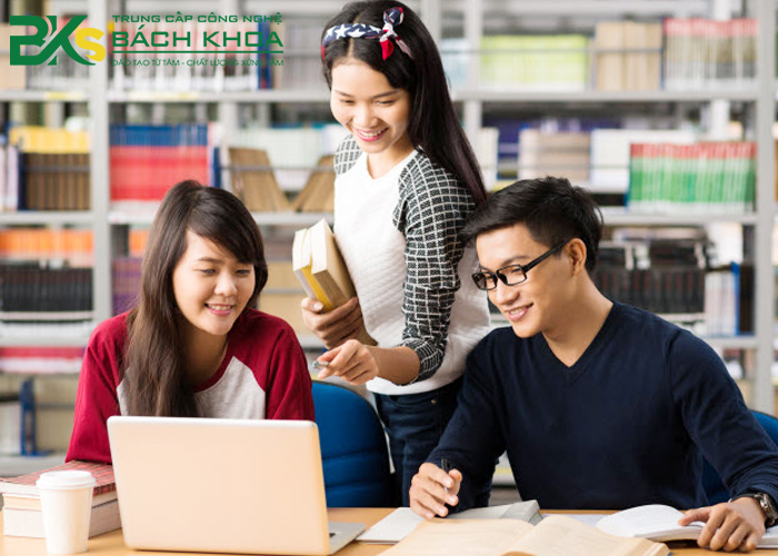 Trung cấp văn thư lưu trữ từ xa là gì?