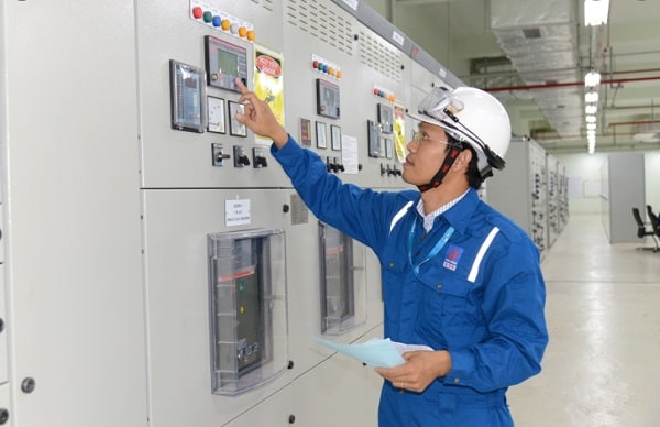 So sánh ngành Điện Công nghiệp