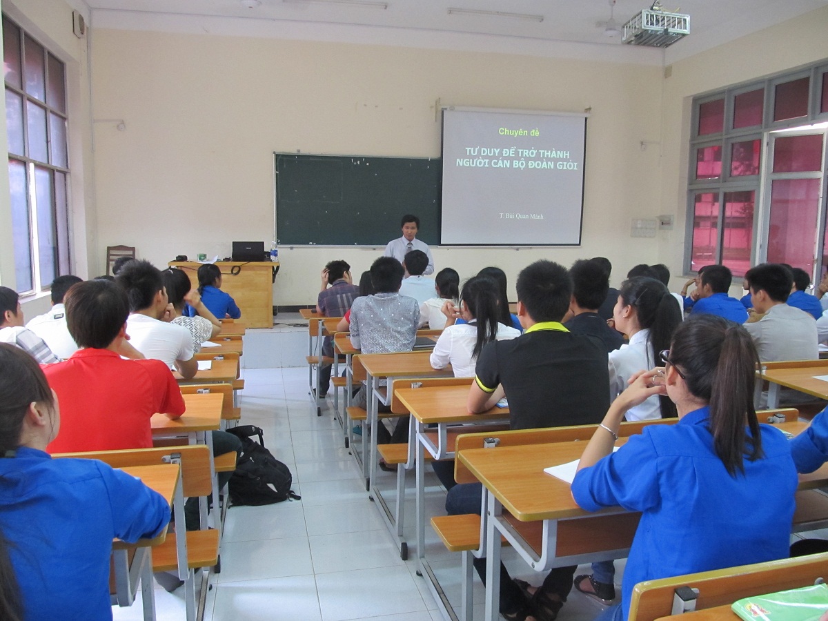 Sinh viên BKS trong lớp học thực hành ngành Công tác Xã hội