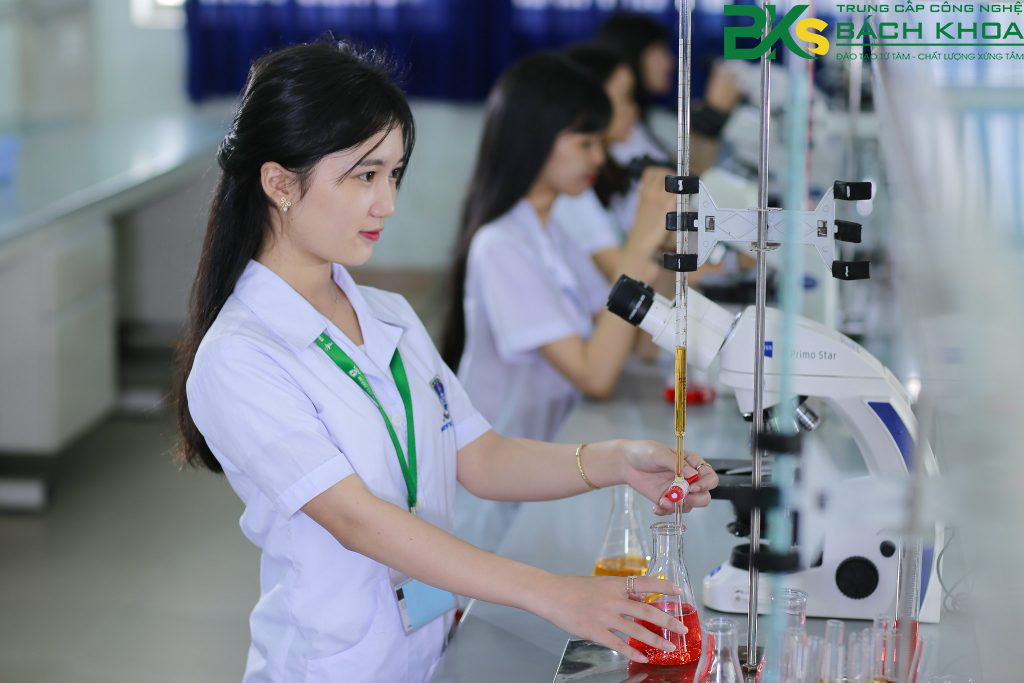 Tuyển Sinh Trung Cấp Cao Đẳng Dược Sĩ