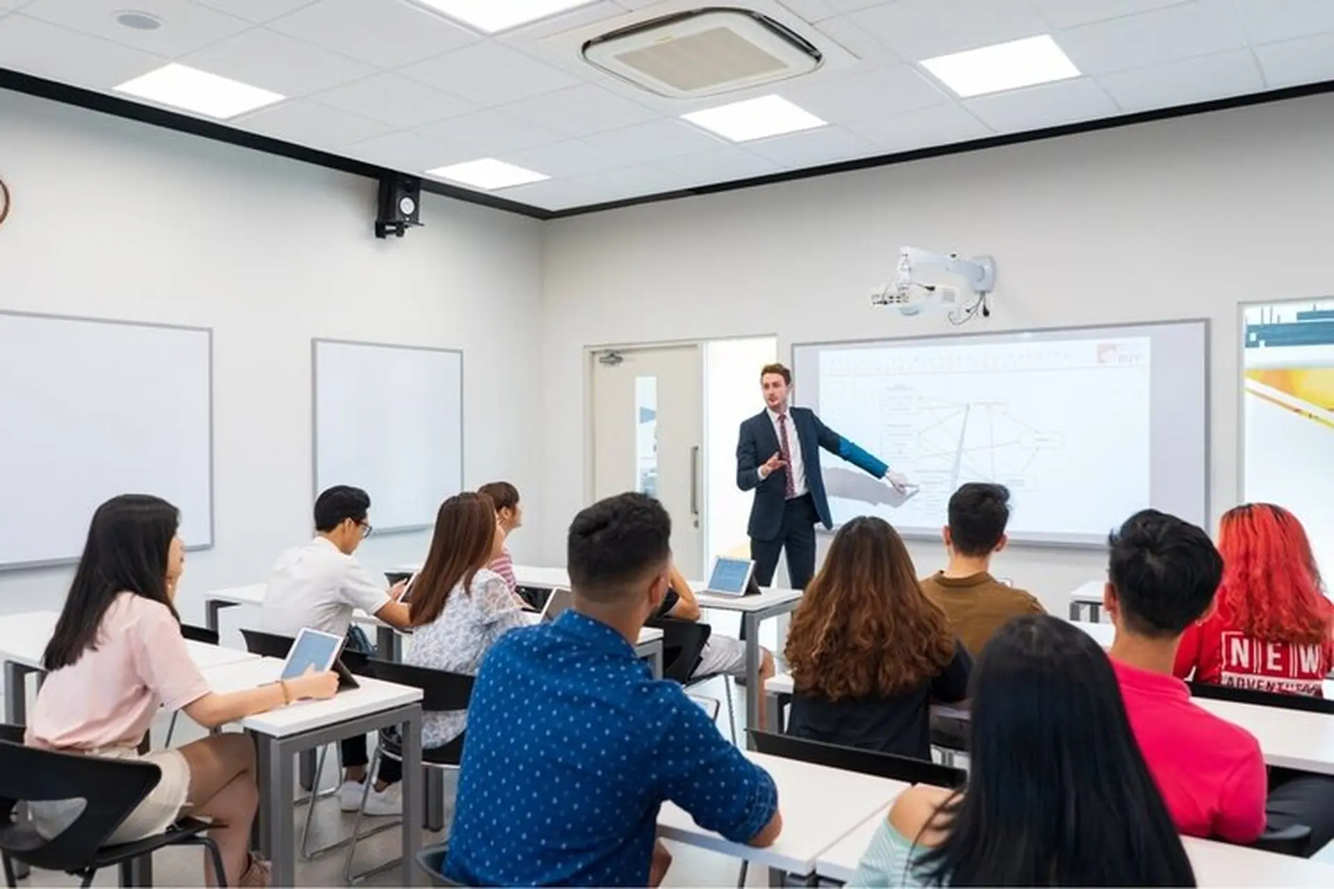 Học viên Bks thực hành quản trị kinh doanh