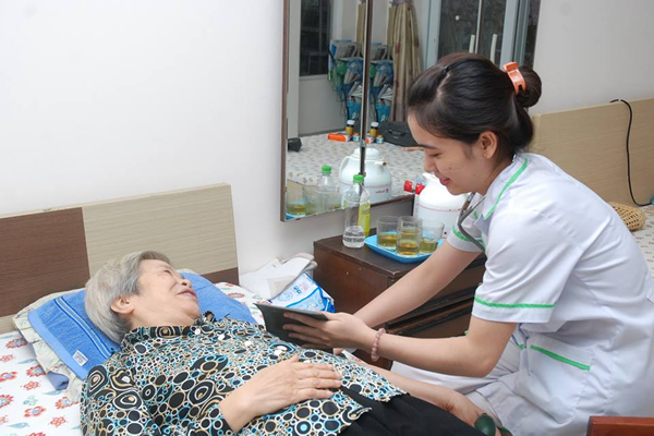 Điều dưỡng chăm sóc người cao tuổi tại viện dưỡng lão