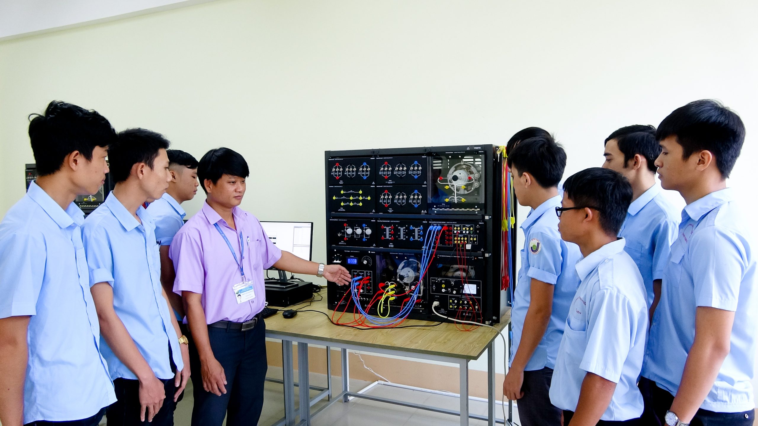 Học viên học nghề tiết kiệm thời gian và chi phí
