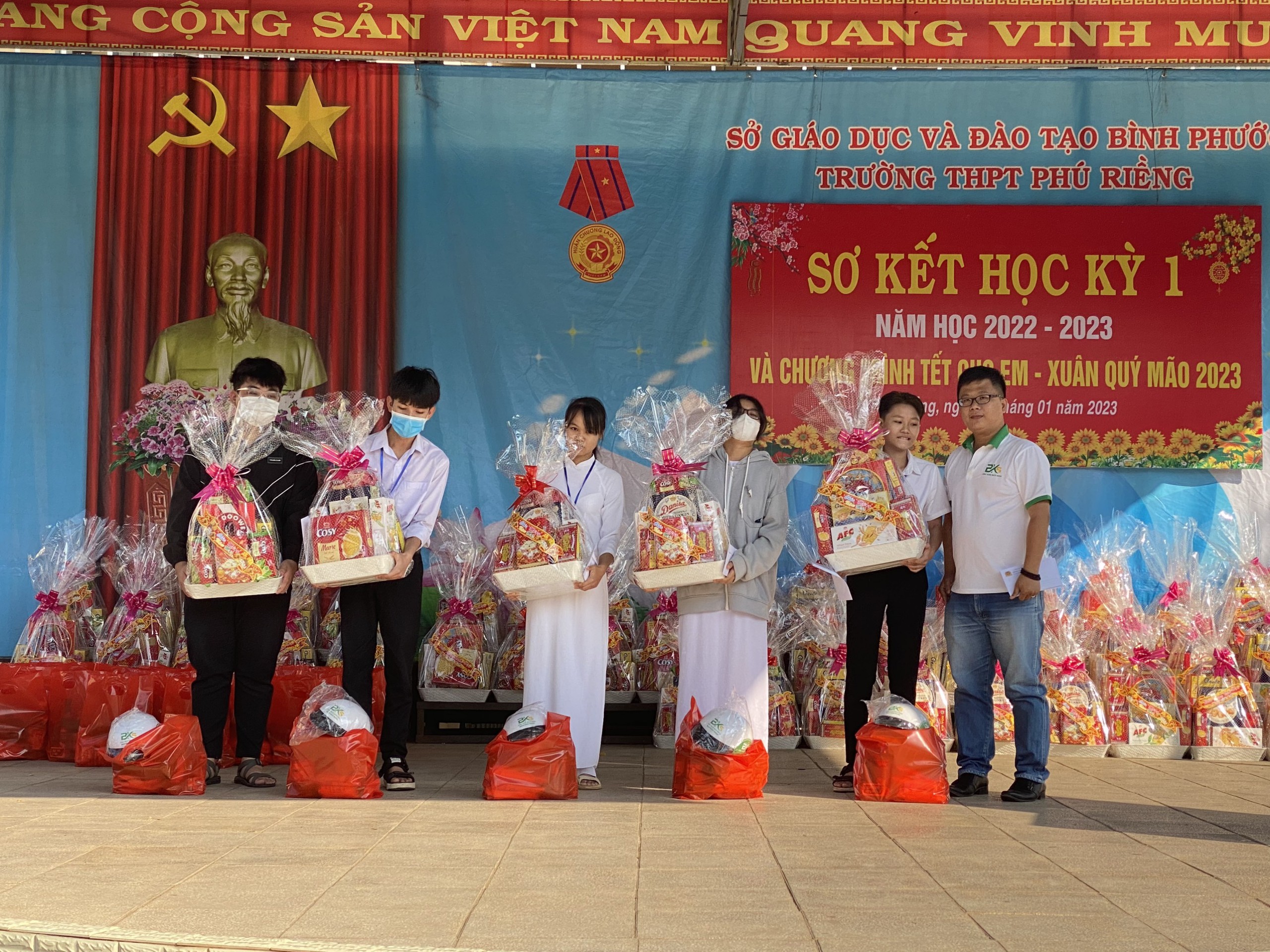 Sơ kết học kỳ 1 chương trình tết cho em xuân quý mão 2023