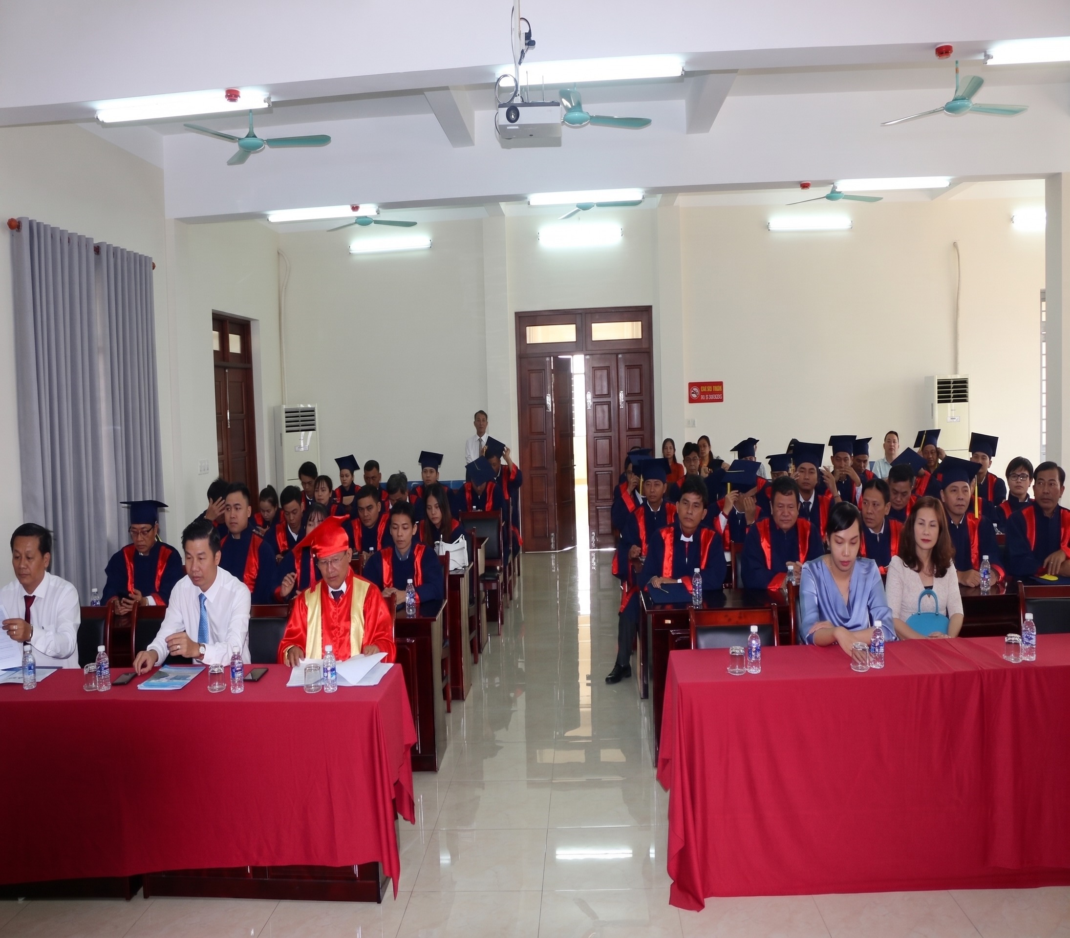 Học viên học trực tuyến