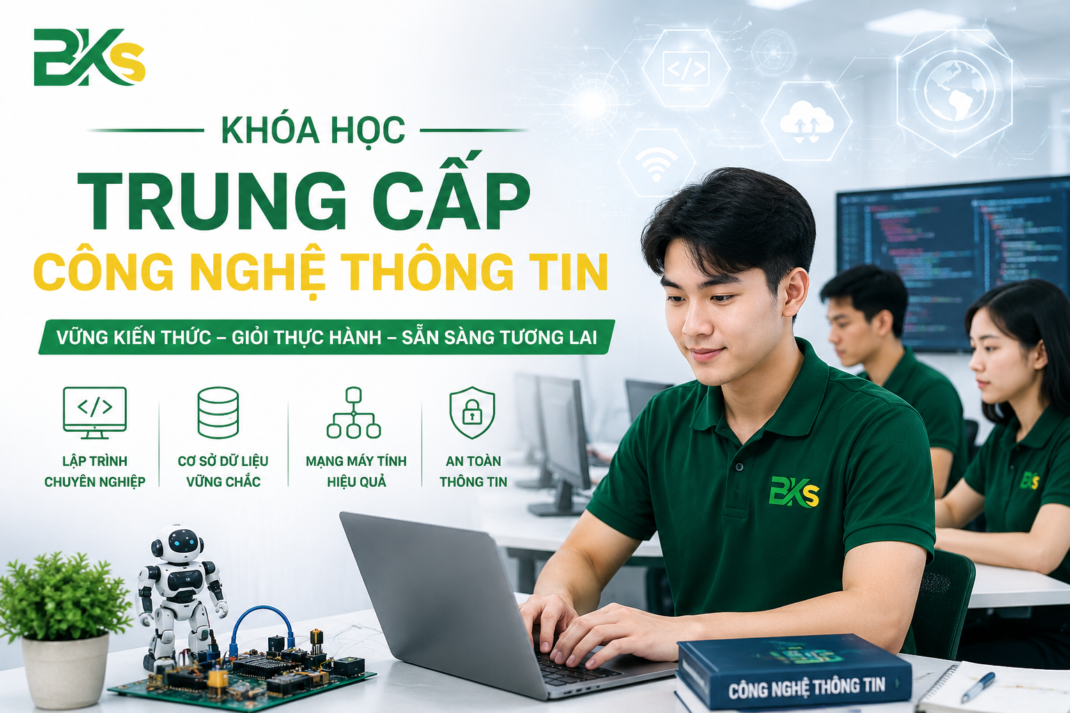 Trung Cấp Công Nghệ Thông Tin 29 Sinh viên CNTT học thực hành lập trình
