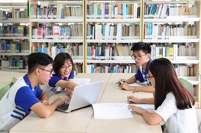 Học sinh tốt nghiệp THPT đang tìm kiếm ngành học phù hợp