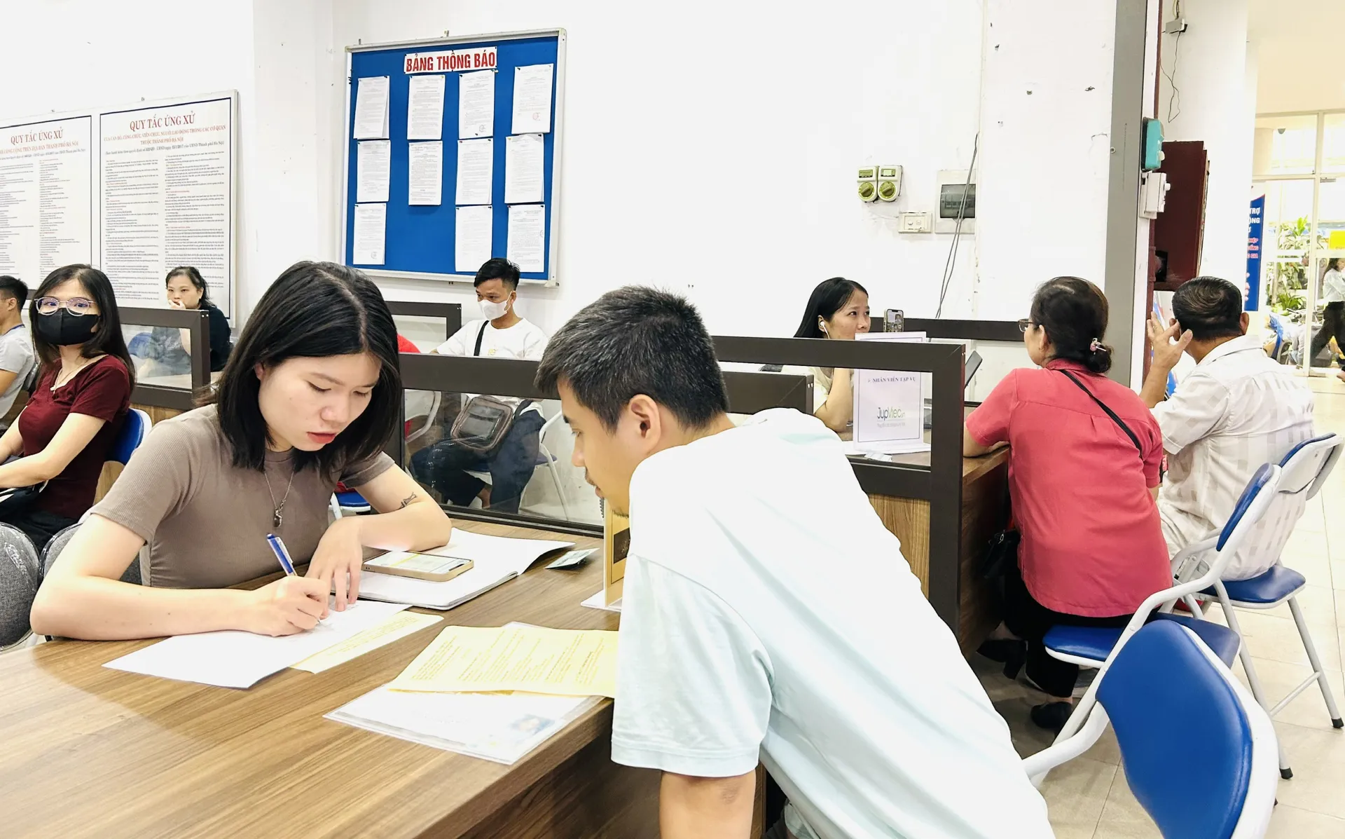 Người đi làm muốn chuyển hướng nghề nghiệp sang hành chính văn phòng