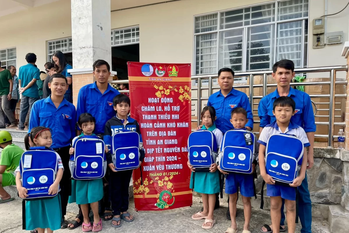 Nhân viên công tác xã hội tham gia các dự án cộng đồng nhằm hỗ trợ người dân có hoàn cảnh khó khăn.